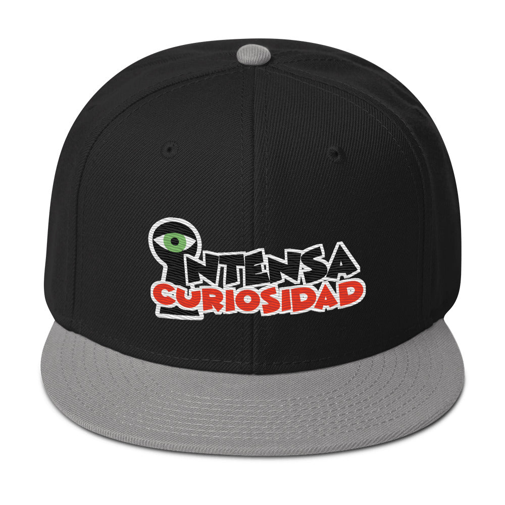 Gorra Bordada Intensa Curiosidad